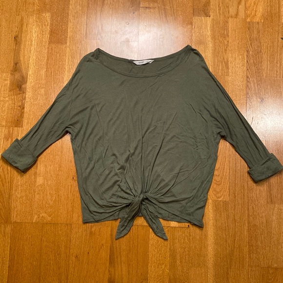 Old Navy Tops - 🌼3/$10 Old Navy Tie-Front Dolman Shirt